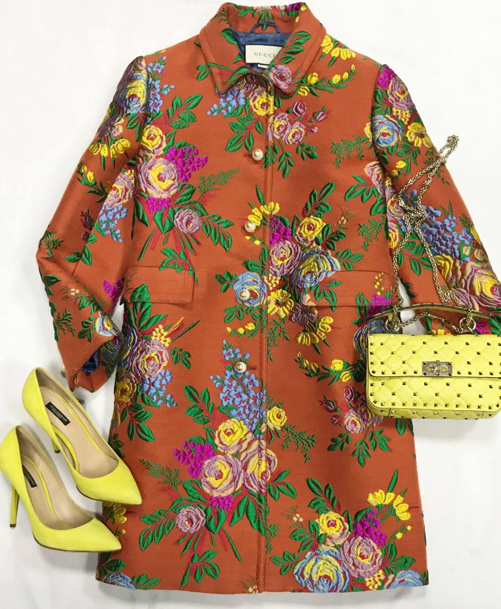 
Пальто Gucci размер 46 цена 46 965 руб
Туфли Dolce Gabbana размер 39 цена 15 655 руб
Сумка Valentino