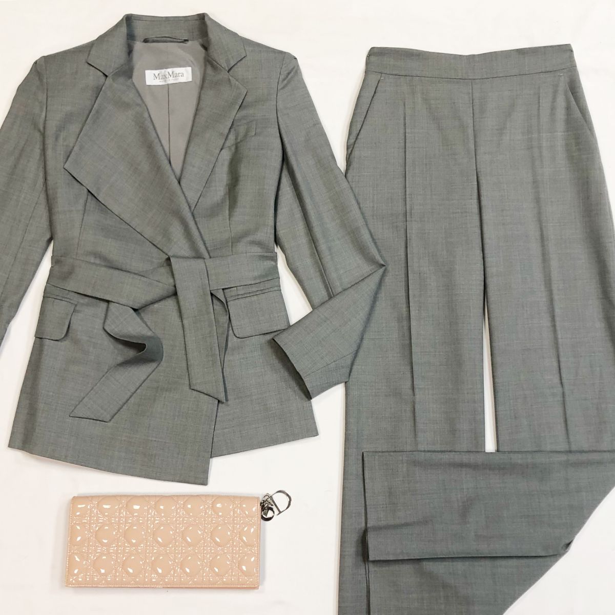 Костюм Max Mara размер 36 цена 15 385 рубКлатч Dior