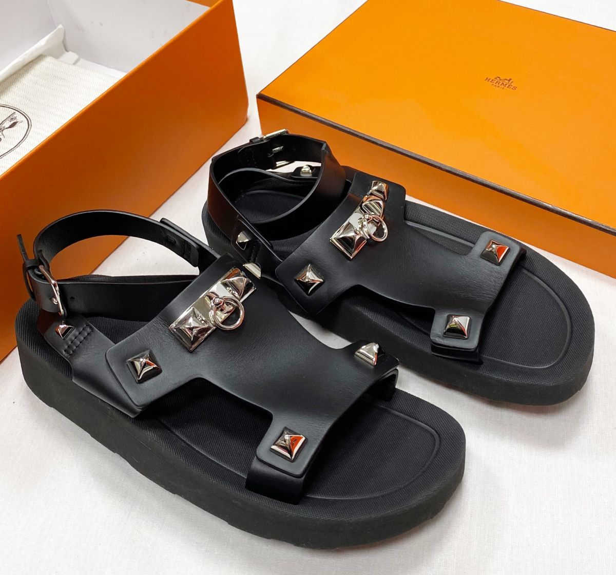 Сандали  Hermes размер 38 цена 78 275 руб / новые /