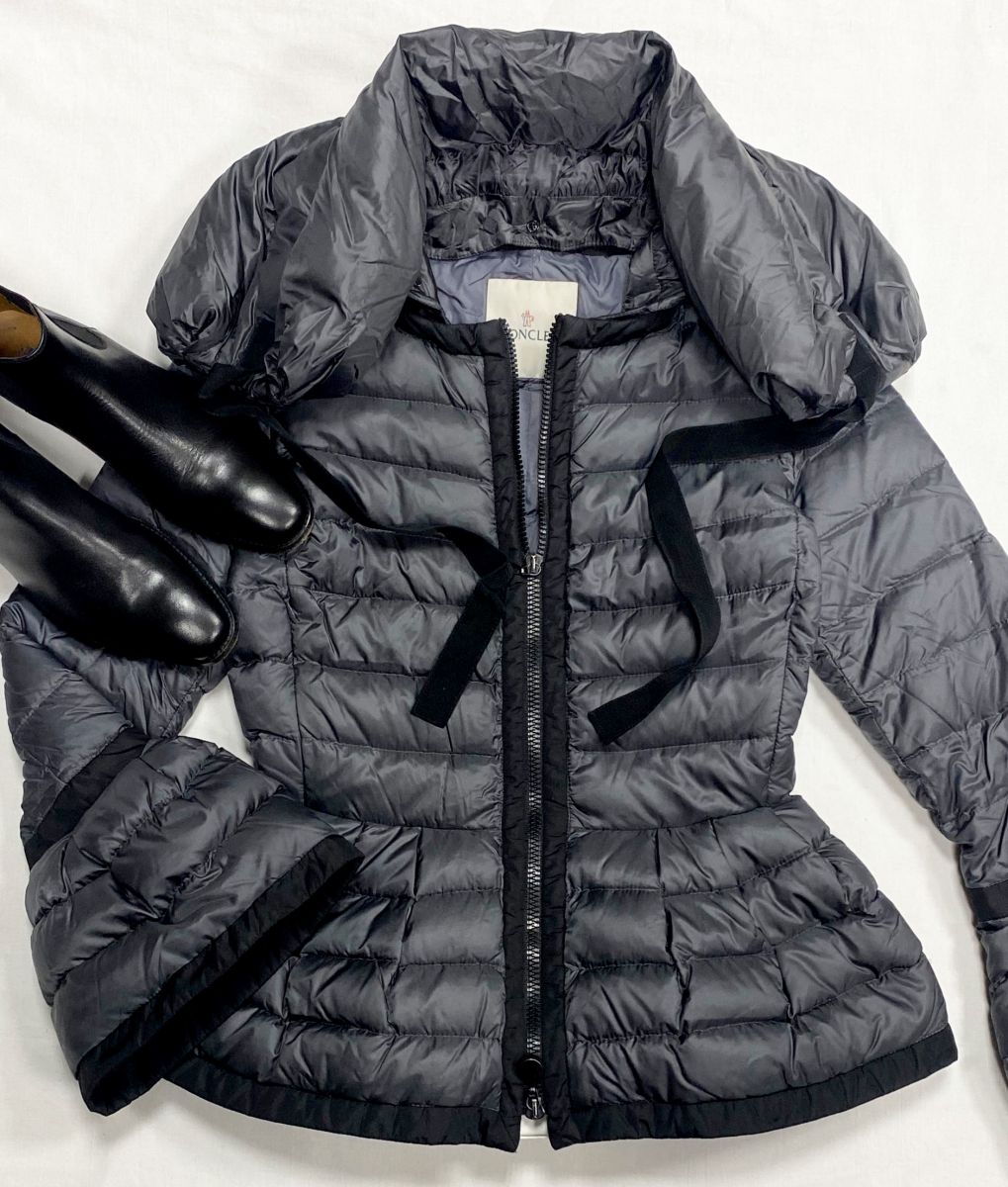 Куртка Moncler размер 1 цена 23 483 руб
Ботинки Ralph Lauren размер 37.5 цена 23 483 руб