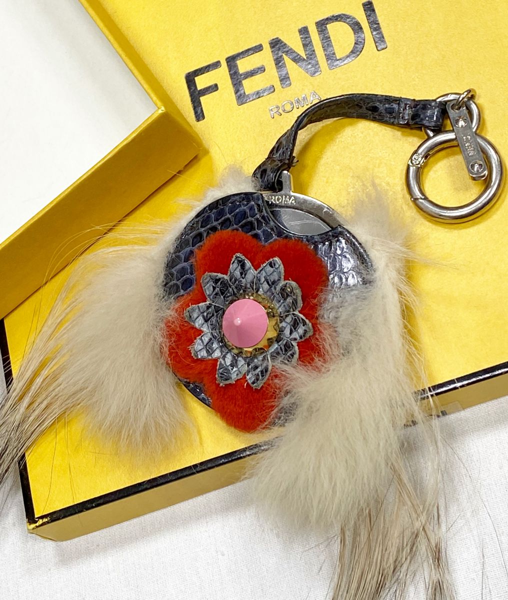 Брелок / мех/ Fendi цена 15 655 руб
