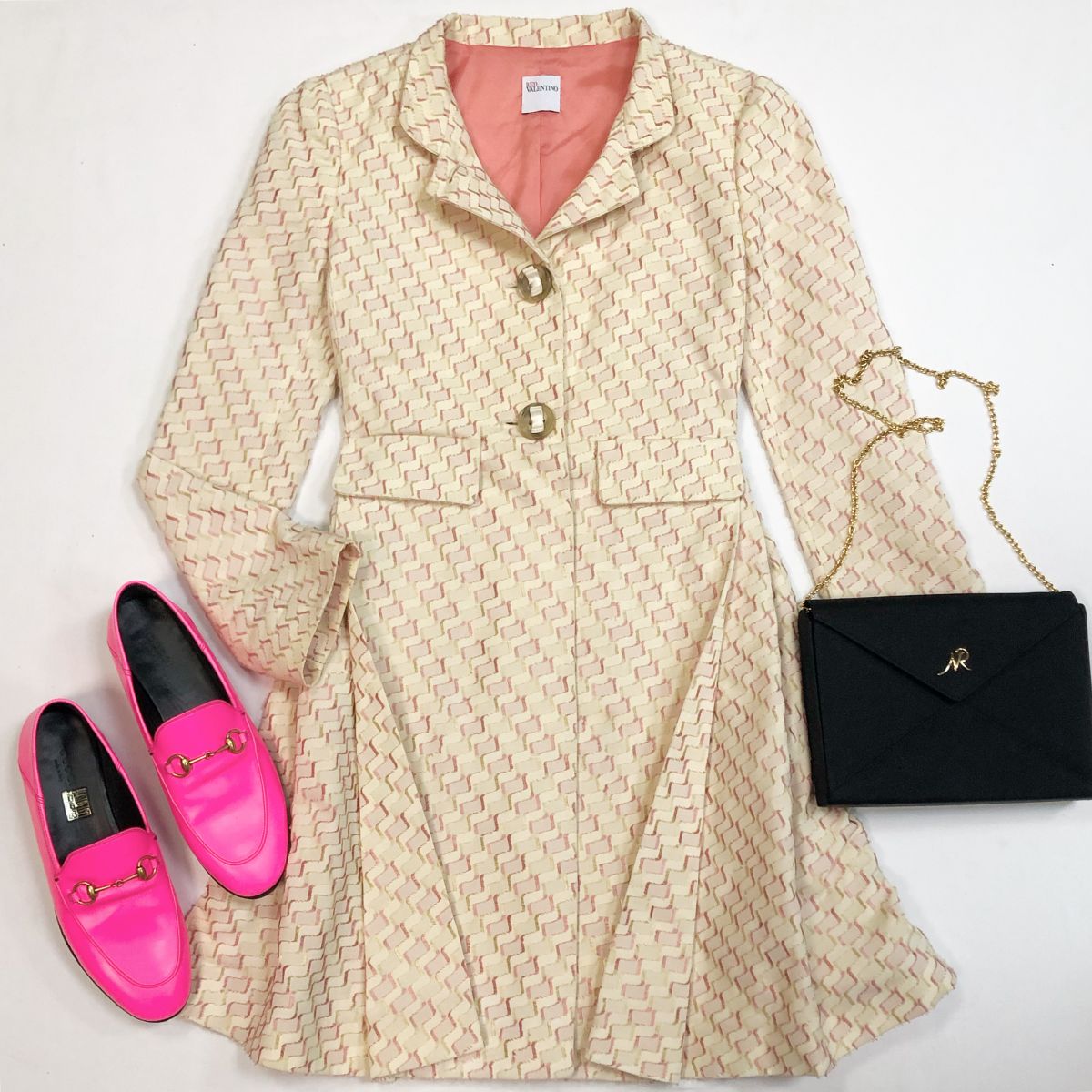 Плащ Red Valentino размер 44 цена 15 385 рубЛоферы Gucci размер 39 цена 27 693 рубСумка Nina Ricci