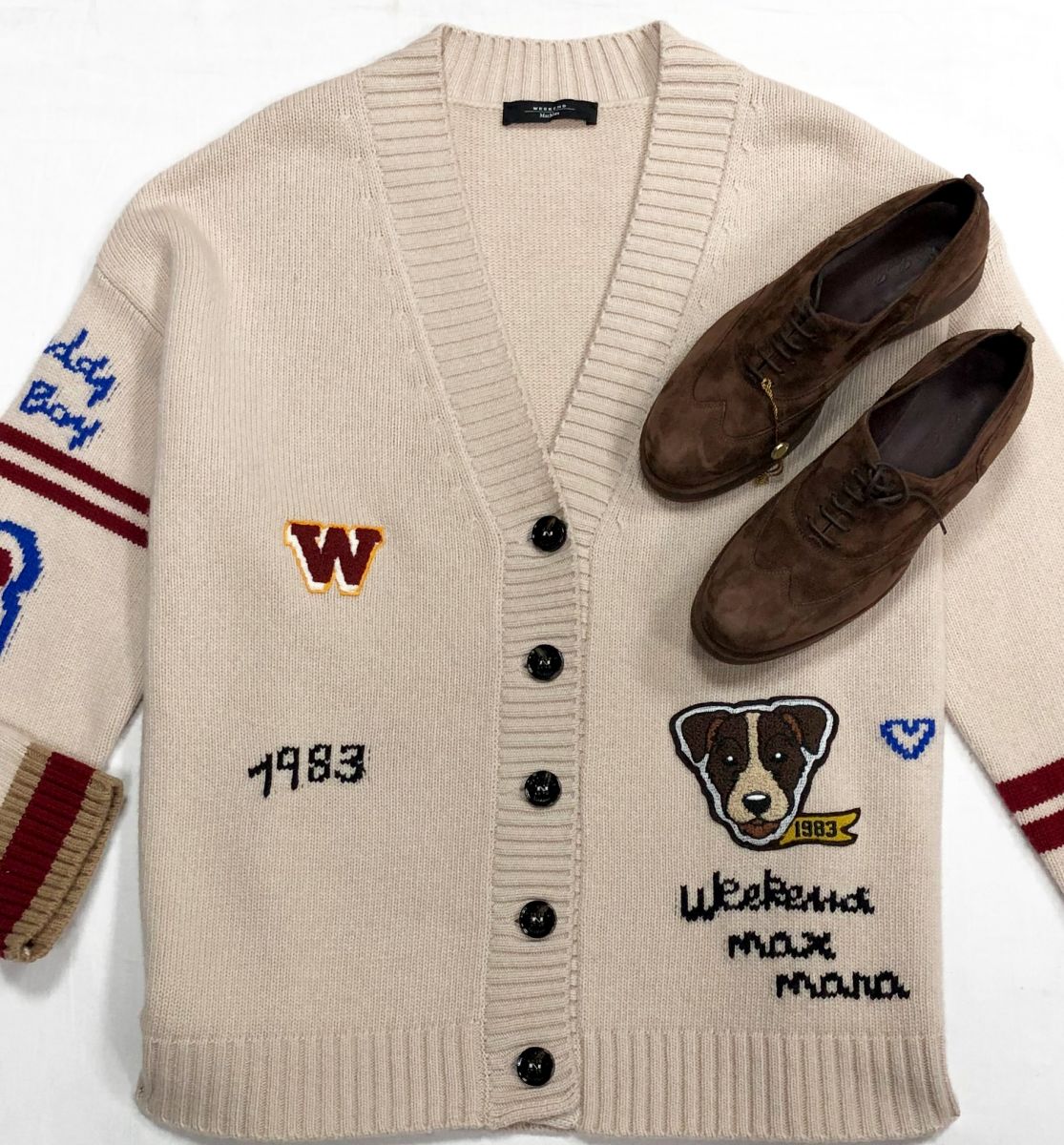 Кардиган Weekend/ Max Mara/ размер L цена 18 786 руб
Ботинки LORO PIANA размер 37 цена 36 007
руб
