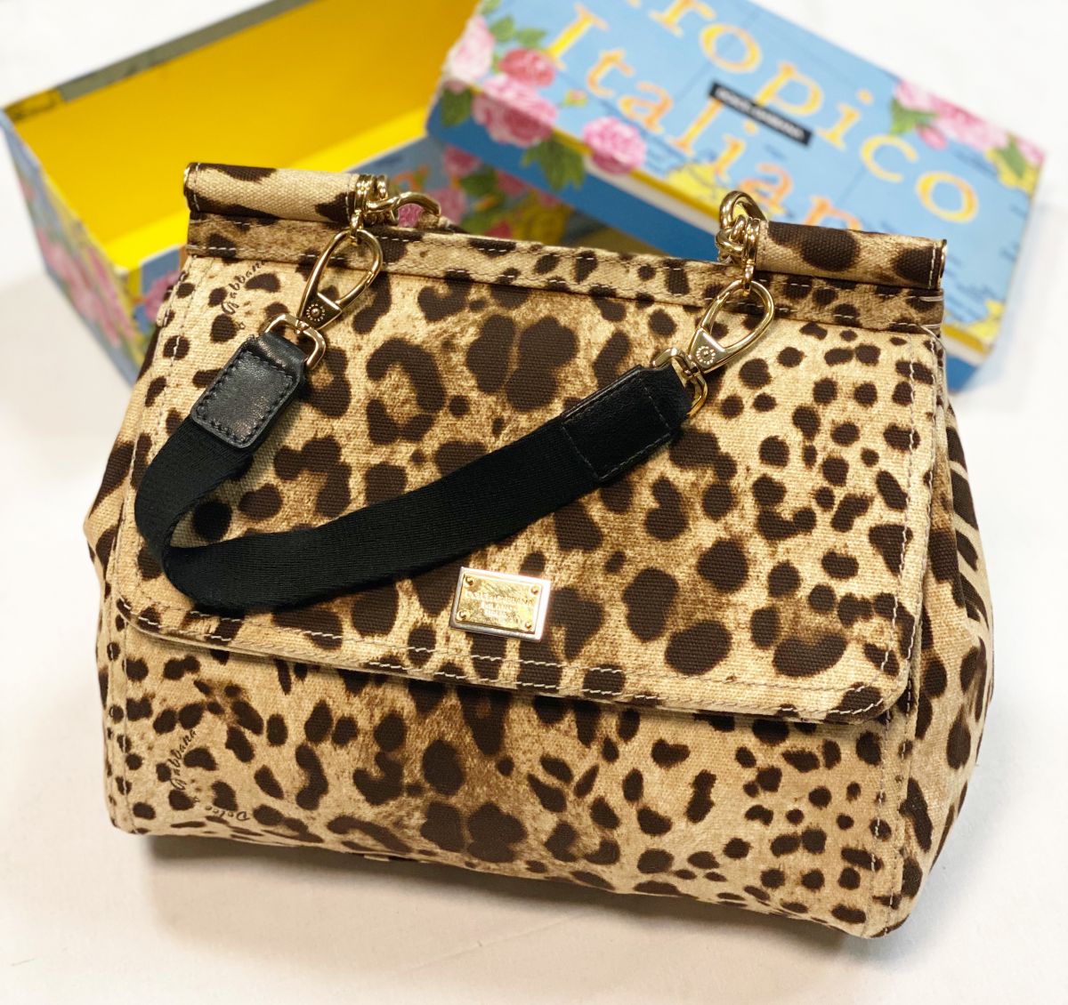 Сумка Dolce Gabbana размер 32/25 цена 30 770 руб 