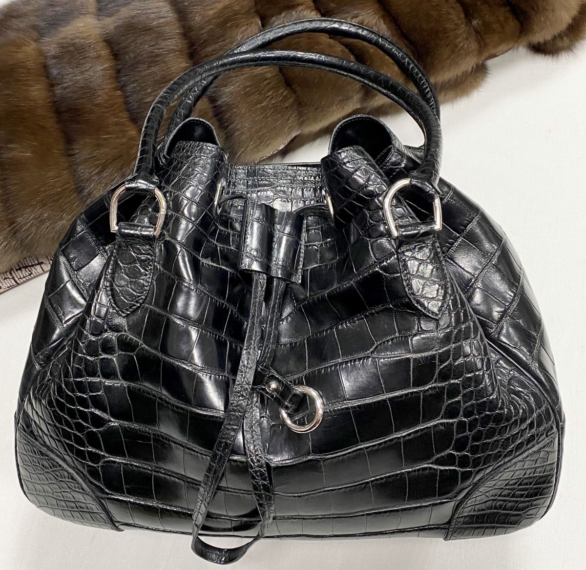 Сумка / крокодил / Ralph Lauren размер 40/30 цена 234 825 руб / с ценником /