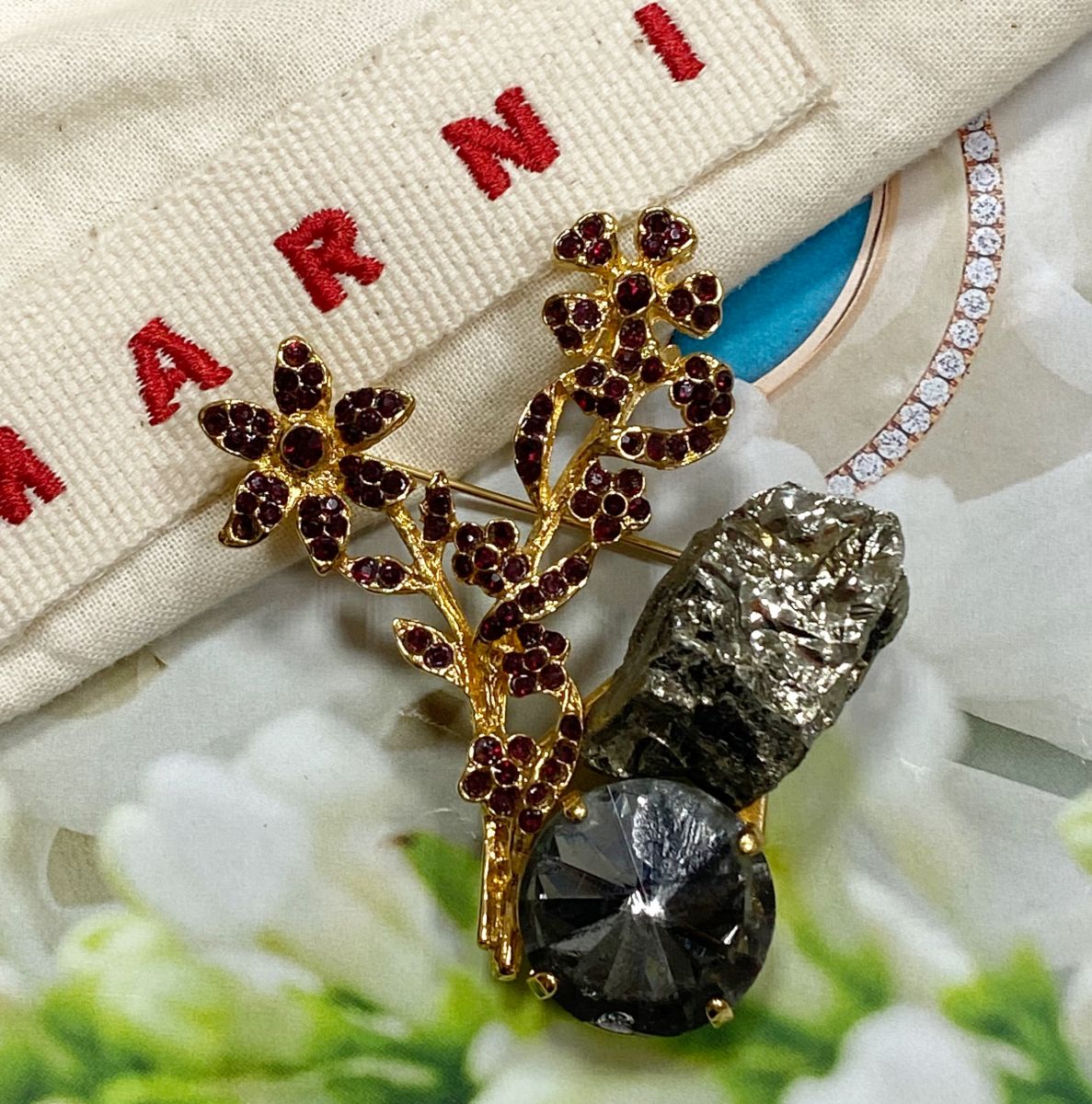 Брошка/ камни/ Marni цена 7 828 руб