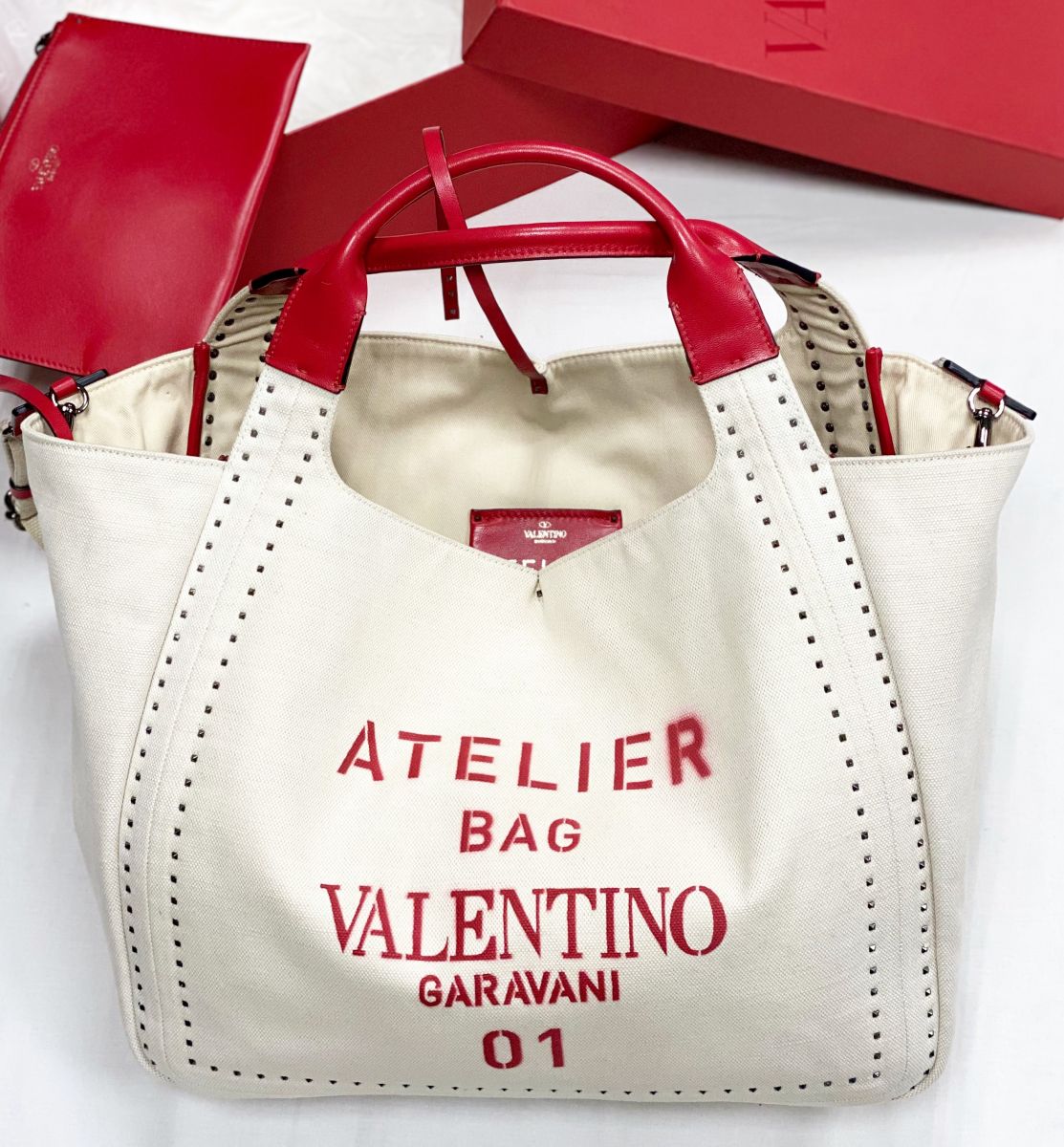 Сумка Valentino размер 37/32 цена 54 793 руб / карточки /
