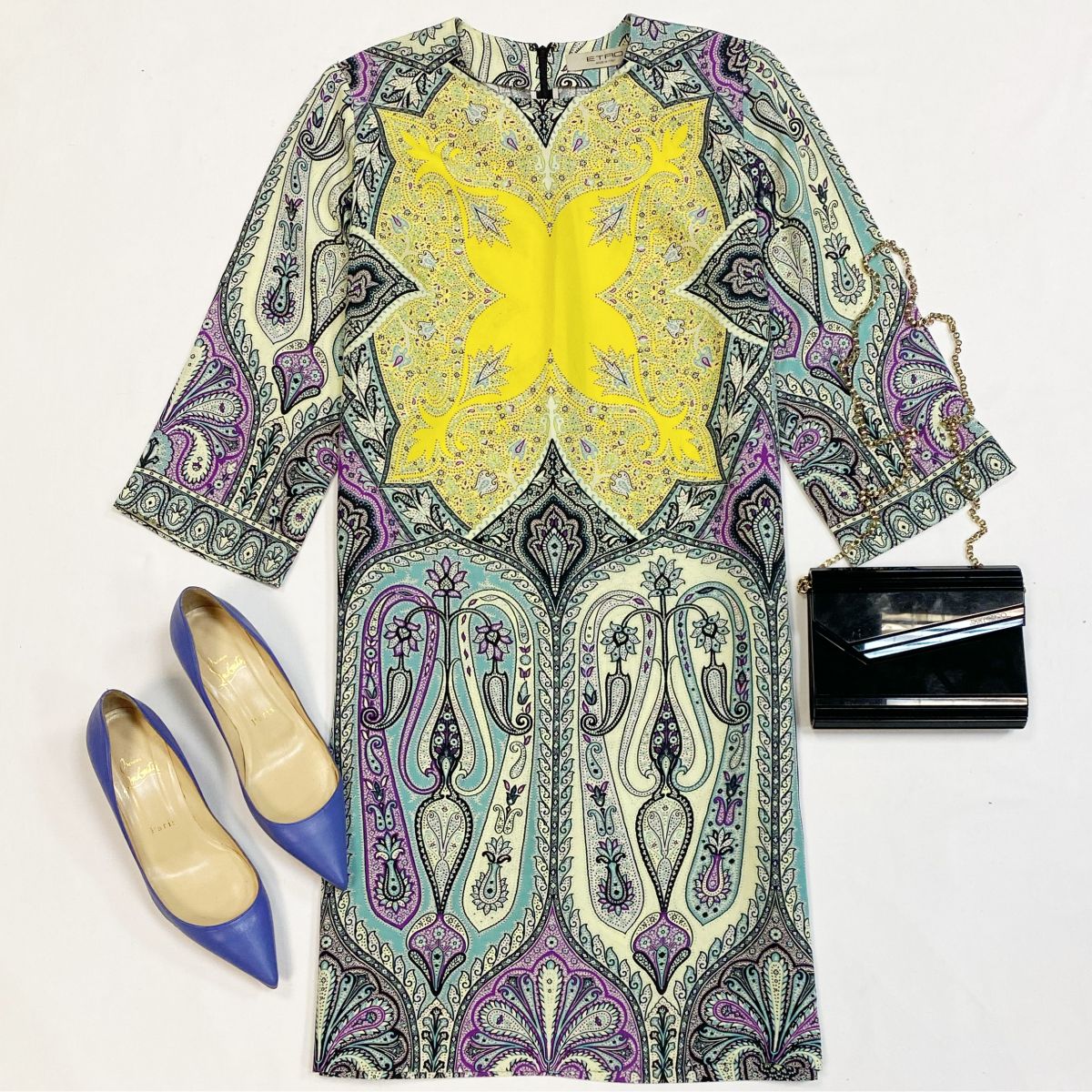 Платье Etro размер 40 цена 7 693 рубТуфли Louboutin размер 37.5 цена 9 231 рубСумка Jimmy Choo