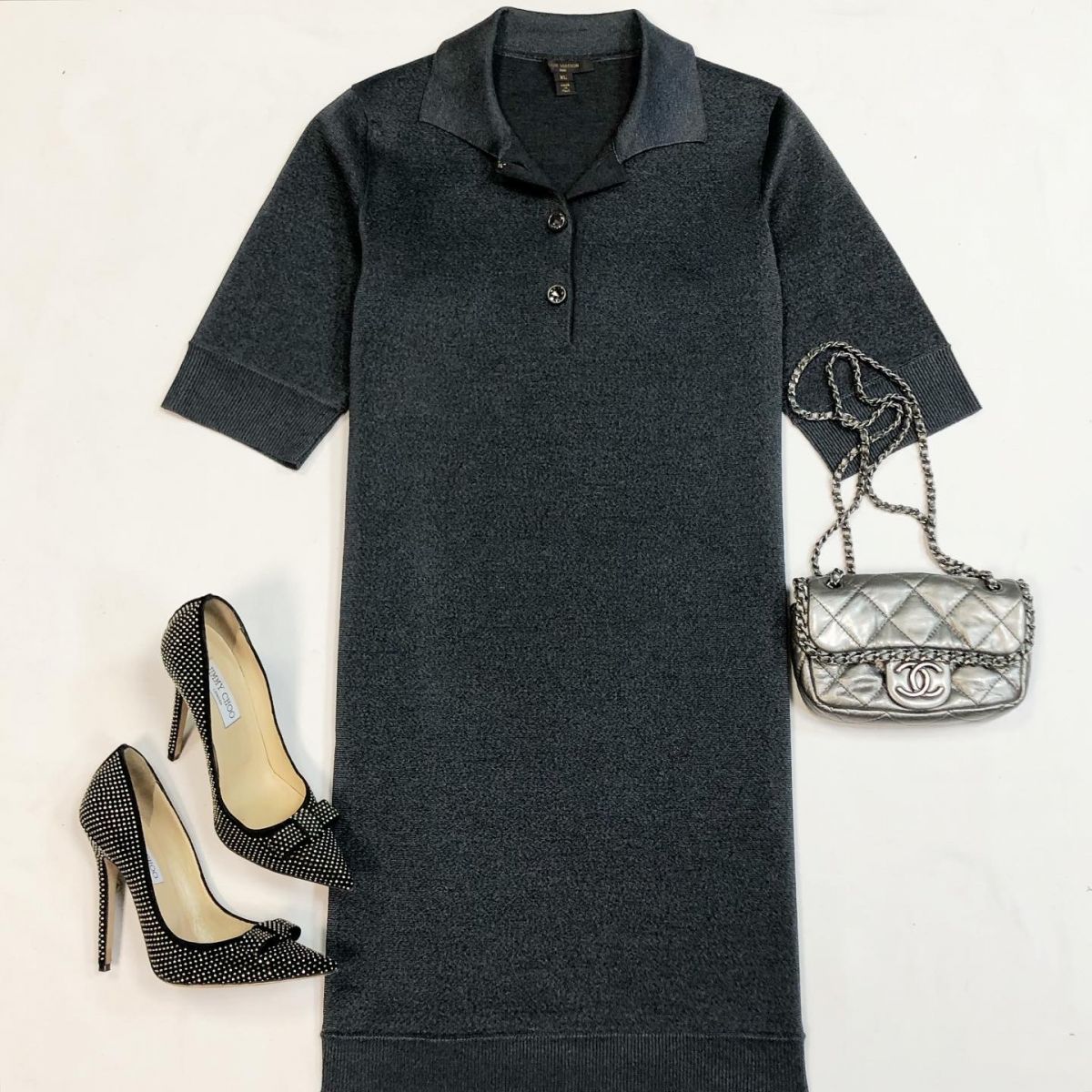 Платье Louis Vuitton размер XL цена 23 078 рубТуфли Jimmy Choo размер 38 цена 12 308 рубСумка Chanel