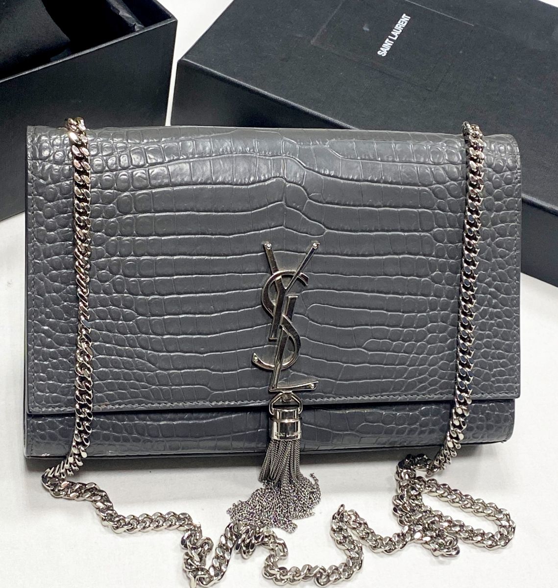 Сумочка Saint Laurent размер 24/16 цена 62 620  руб
