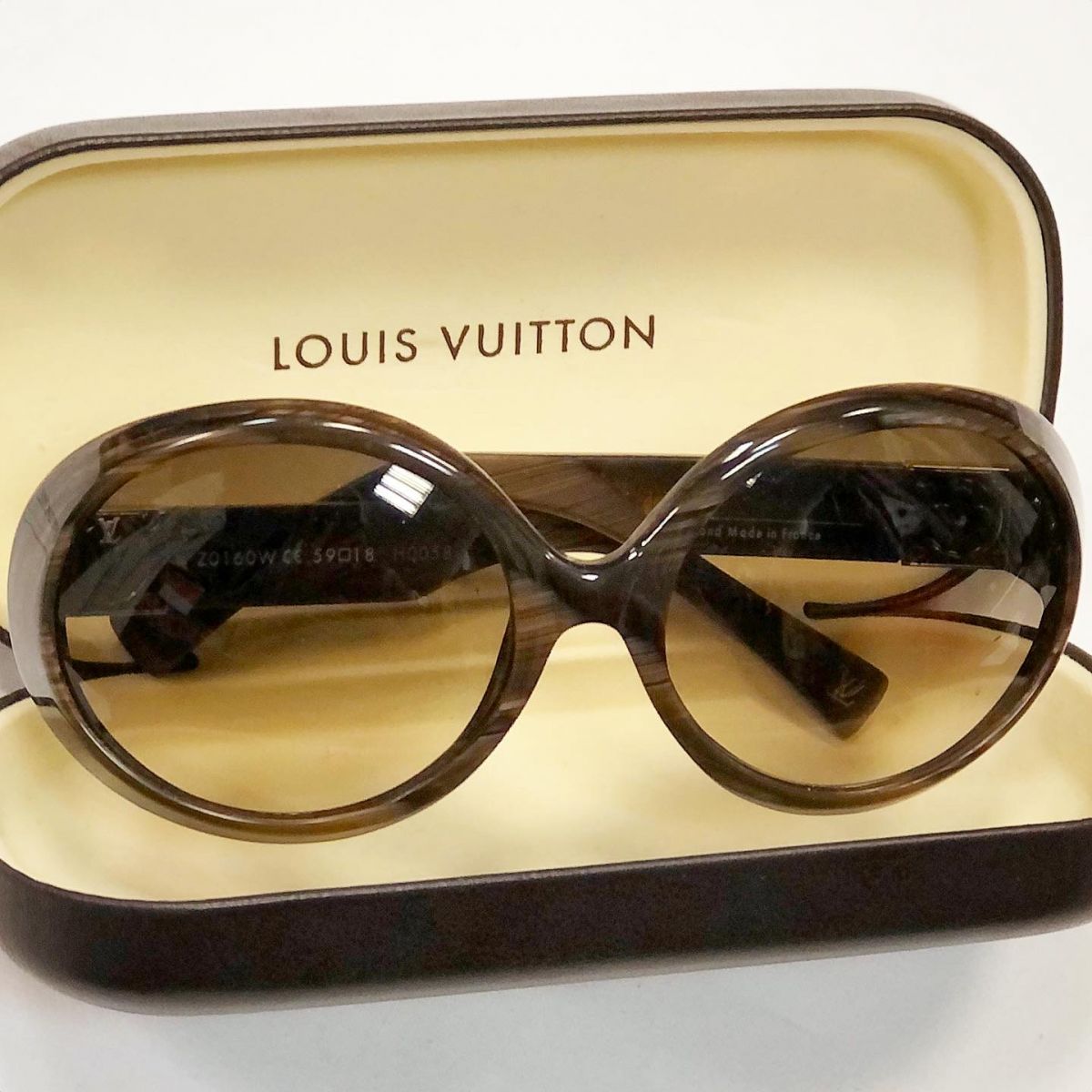 Очки Louis Vuitton цена 15 385 руб 