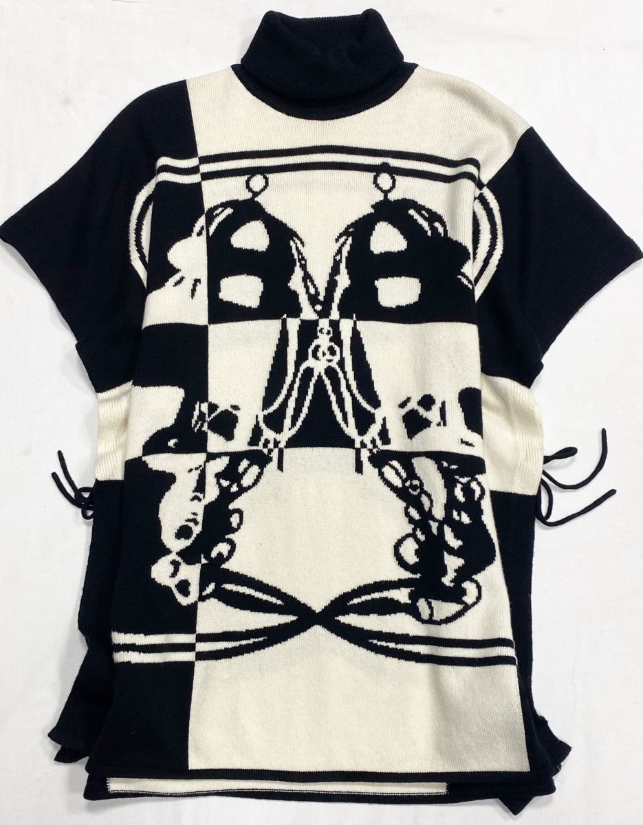 Пончо Hermes размер 42 цена 156 550 руб
Лоферы Chanel размер 38 цена 78 275 руб

