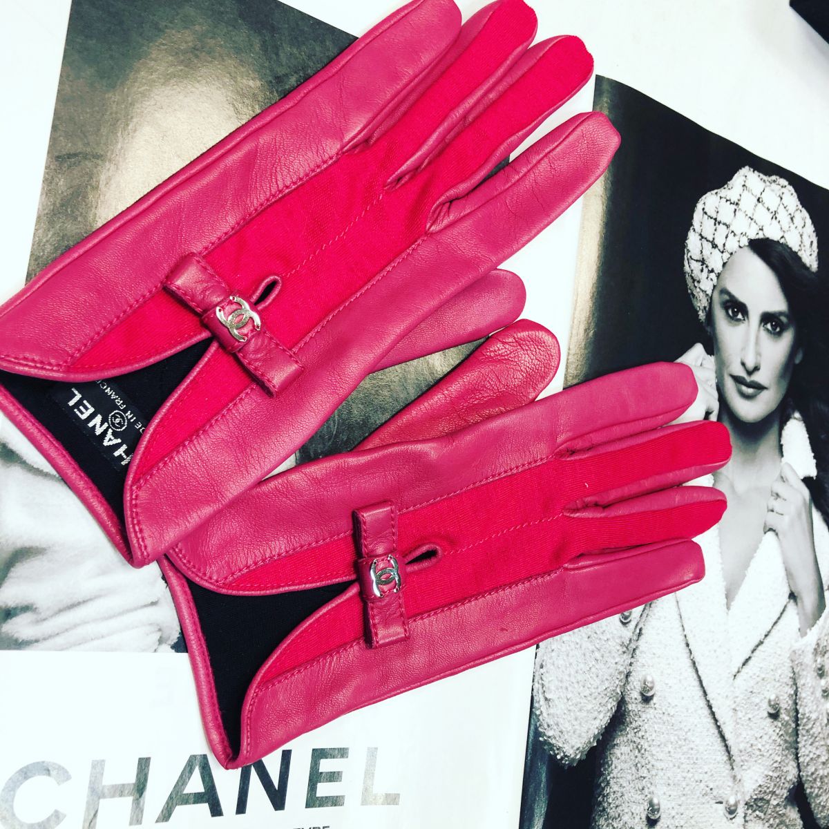 Перчатки CHANEL цена 7 693 руб