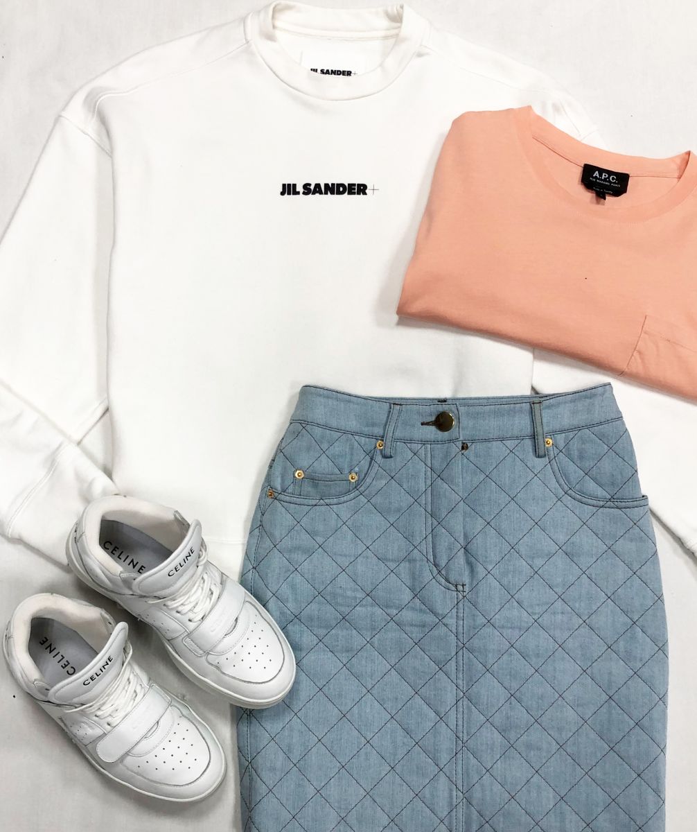 Толстовка Jil Sander размер XS цена 10 959 руб
Юбка Moschino размер 38 цена 4 697 руб
Кроссовки Céline размер 38 цена 23 483 руб