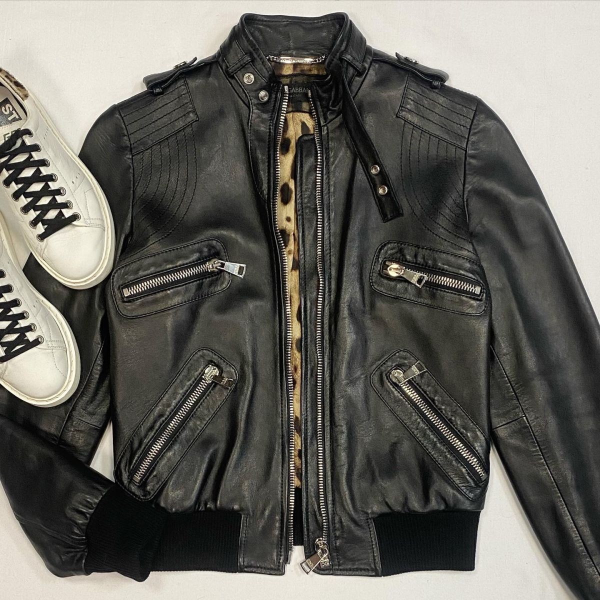 Куртка/кожа/ Dolce Gabbana размер 38 цена 15 385 рубКеды Golden Goose размер 36 цена 10 770 руб