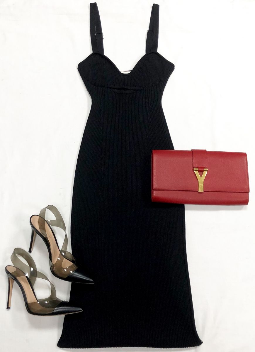 Платье Magda Butrym размер 36 цена 23 483 руб
Босоножки Gianvito Rossi размер 39 цена 36 007 руб
Клатч Ysl 
 