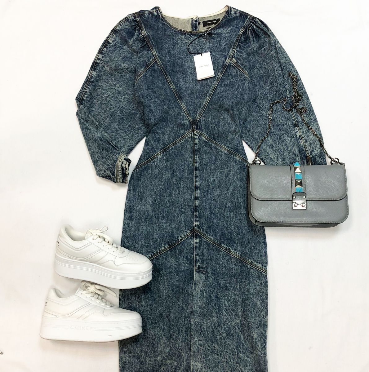 Платье/джинса / Isabel Marant размер 36 цена 23 078 руб
Кеды Celine размер 38 цена 61 540 руб
Сумка Valentino