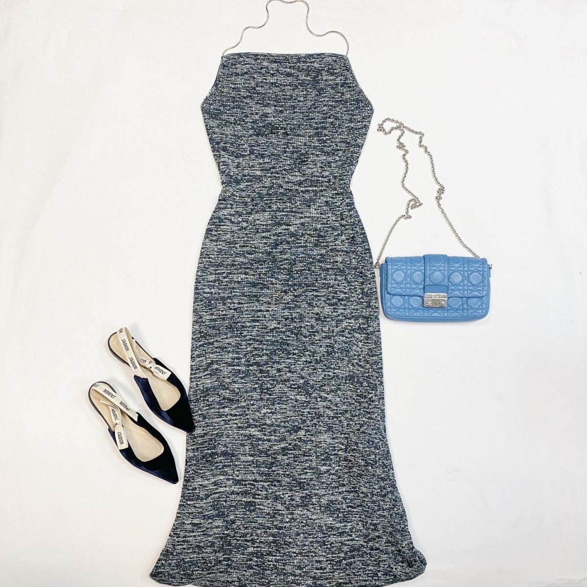 Платье Bottega Veneta размер 44 цена 21 539 рубМюли Dior размер 37.5 цена 15 385 рубСумка Dior