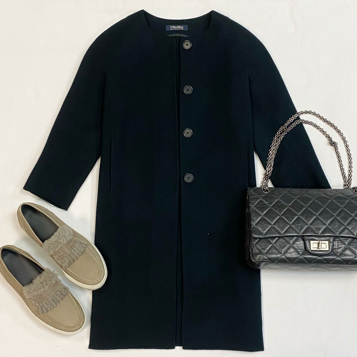 Пальто Max Mara размер 36 цена 13 847 рубЛоферы Brunello Cucinelli размер 39.5 цена 38 463 рубСумка Chanel