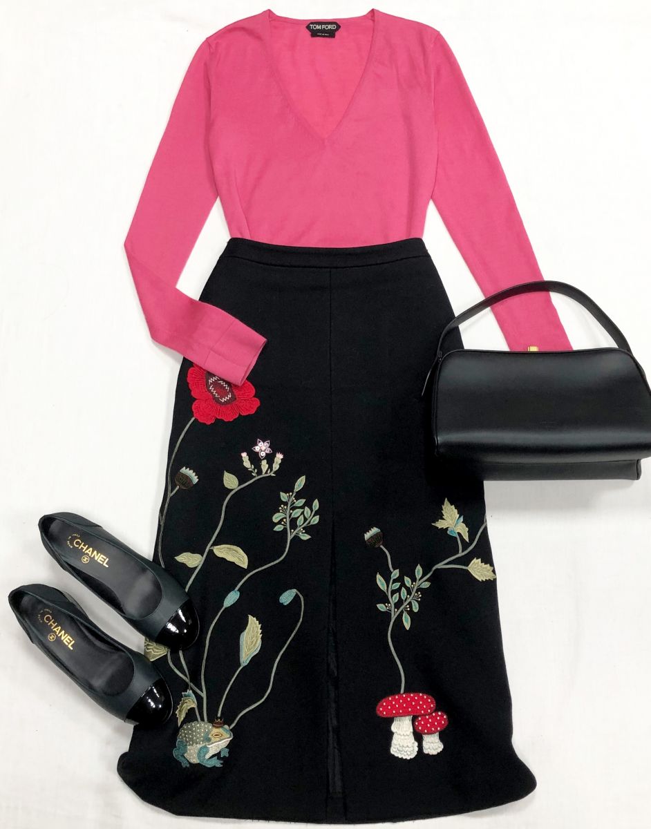 Кофта Tom Ford размер XS цена 10 959 руб
Юбка Vil Shenko размер 16 цена 15 655 руб
Туфли Chanel размер 38 цена 46 965 руб
Сумка Khaite