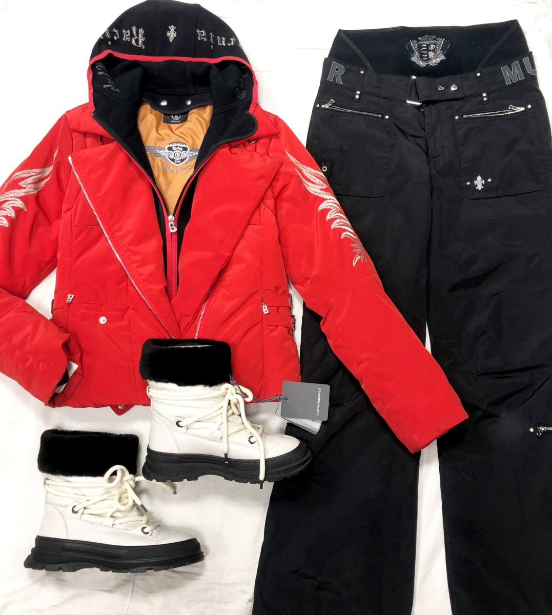 Куртка BOGNER размер S цена 15 655 руб 
Брюки BOGNER размер S цена 15 655 руб 
Ботинки LORENA ANTONIAZZI размер 37 цена 20 513 руб /новые с ценником/