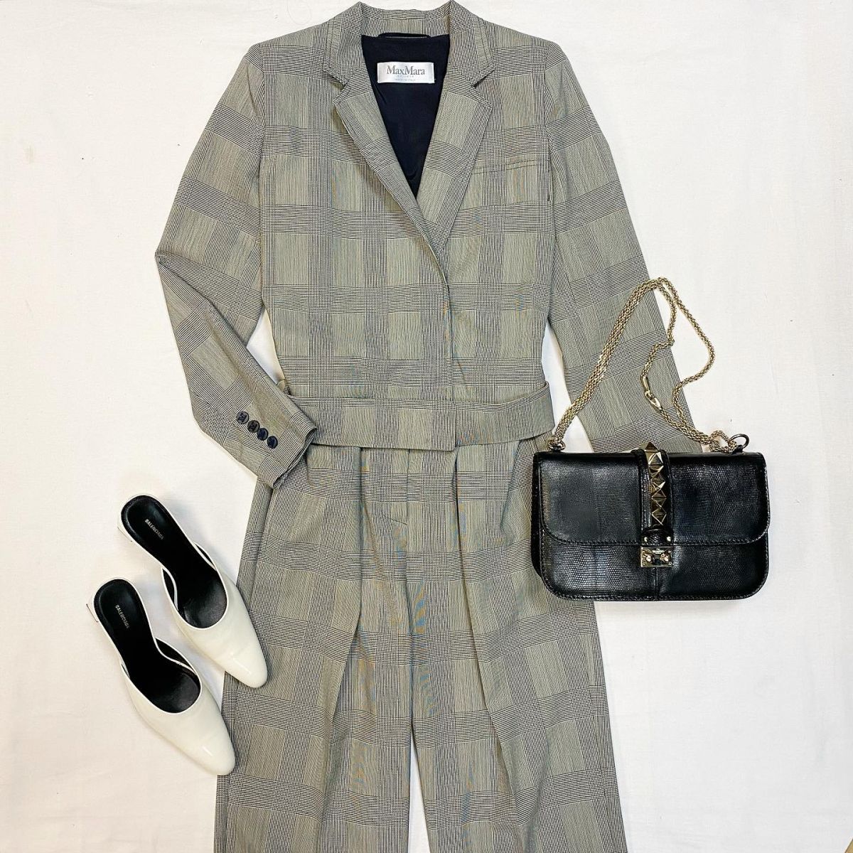 Комбинезон Max Mara размер 40 цена 23 078 руб Сабо Balenciaga  размер 38.5 цена 15 385 руб Сумка Valentino 