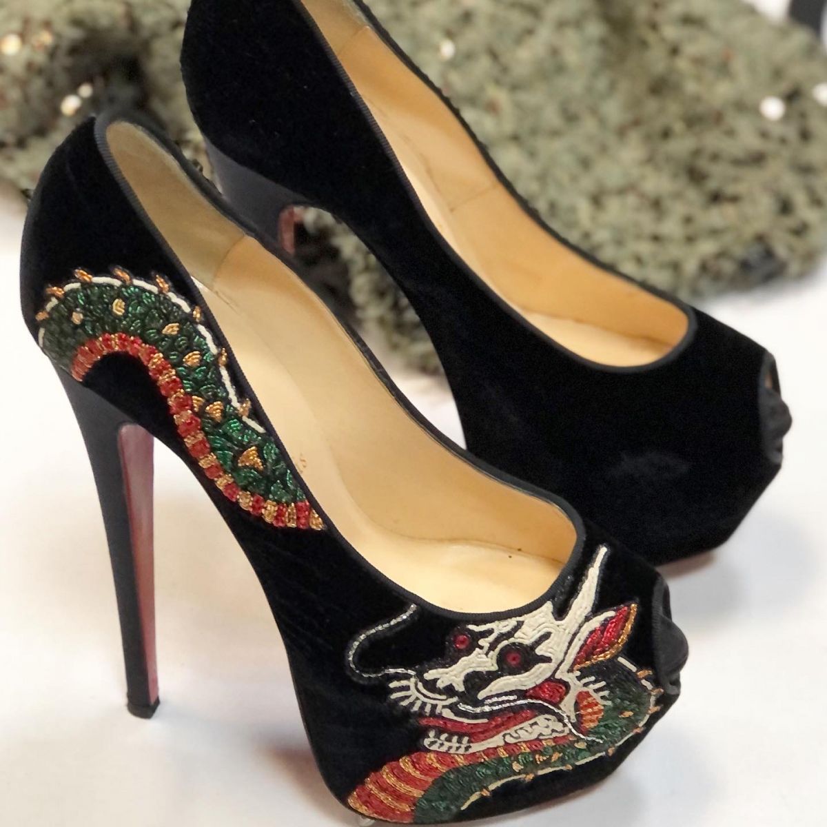 Туфли /аппликация/ Louboutin  размер 38 цена 7 693 руб 