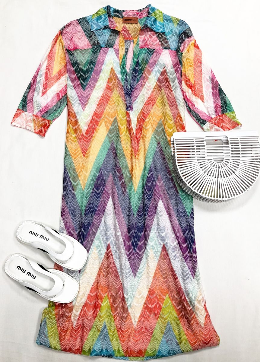 Туника Missoni размер 40 цена 23 483 руб
Сабо MIU MIU размер 37 цена 20 352 руб
Сумка Cult Gaia 
