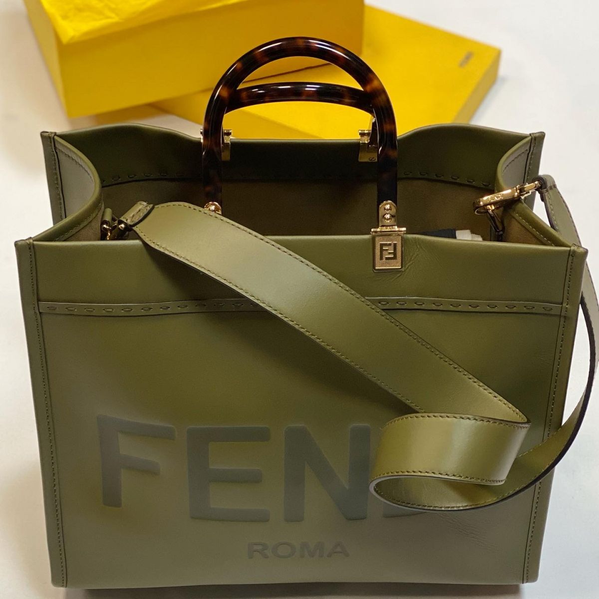 Сумка Fendi  размер 34/30 цена 123 080 руб 