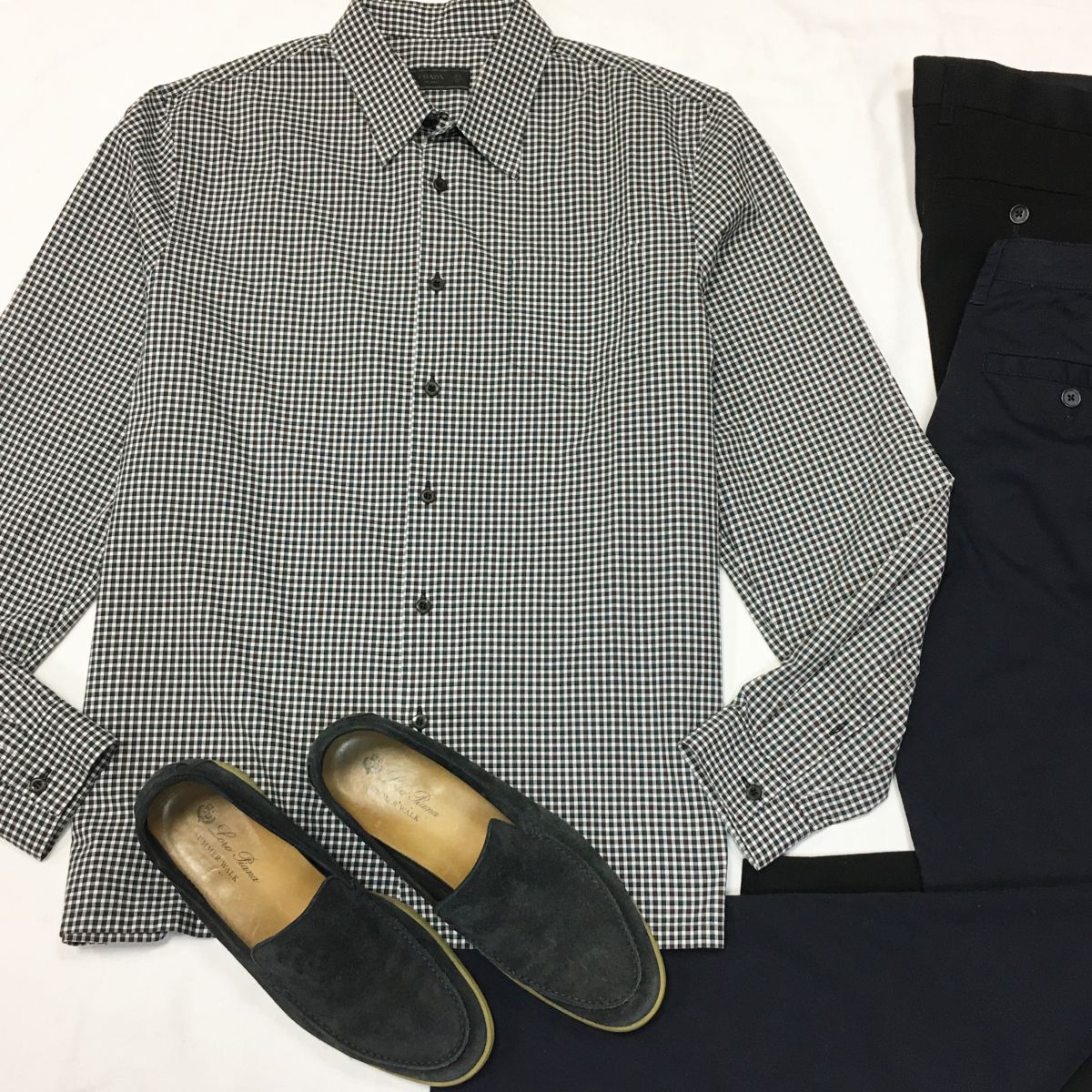 Рубашка Prada  размер 43/17 цена 3 077 руб Брюки Deulmeuster  / Armani  размер М/29 цена 4 616 руб
