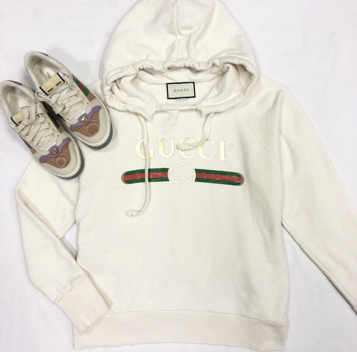 Толстовка Gucci размер XS цена15 385 руб Кроссовки Gucci размер 37.5 цена 38 463 руб