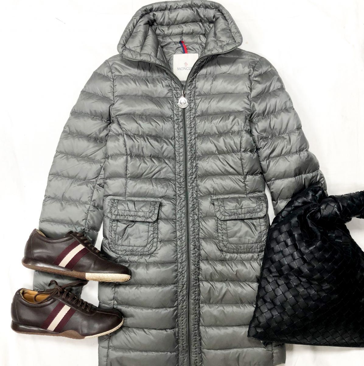 РАСПРОДАЖА!
Пуховик Moncler размер 0 цена 7 828 руб 
Кеды Bally размер 36.1/2 цена 2 348 руб