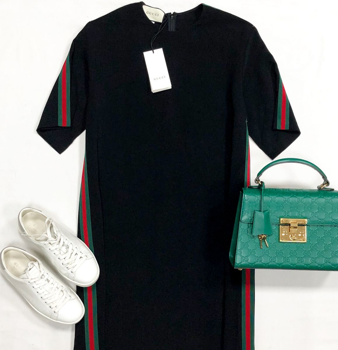 Платье Gucci размер 44 цена 46 965 руб/ с биркой/ 
Кеды Gucci размер 36.5 цена 10 959 руб
Сумка Gucci