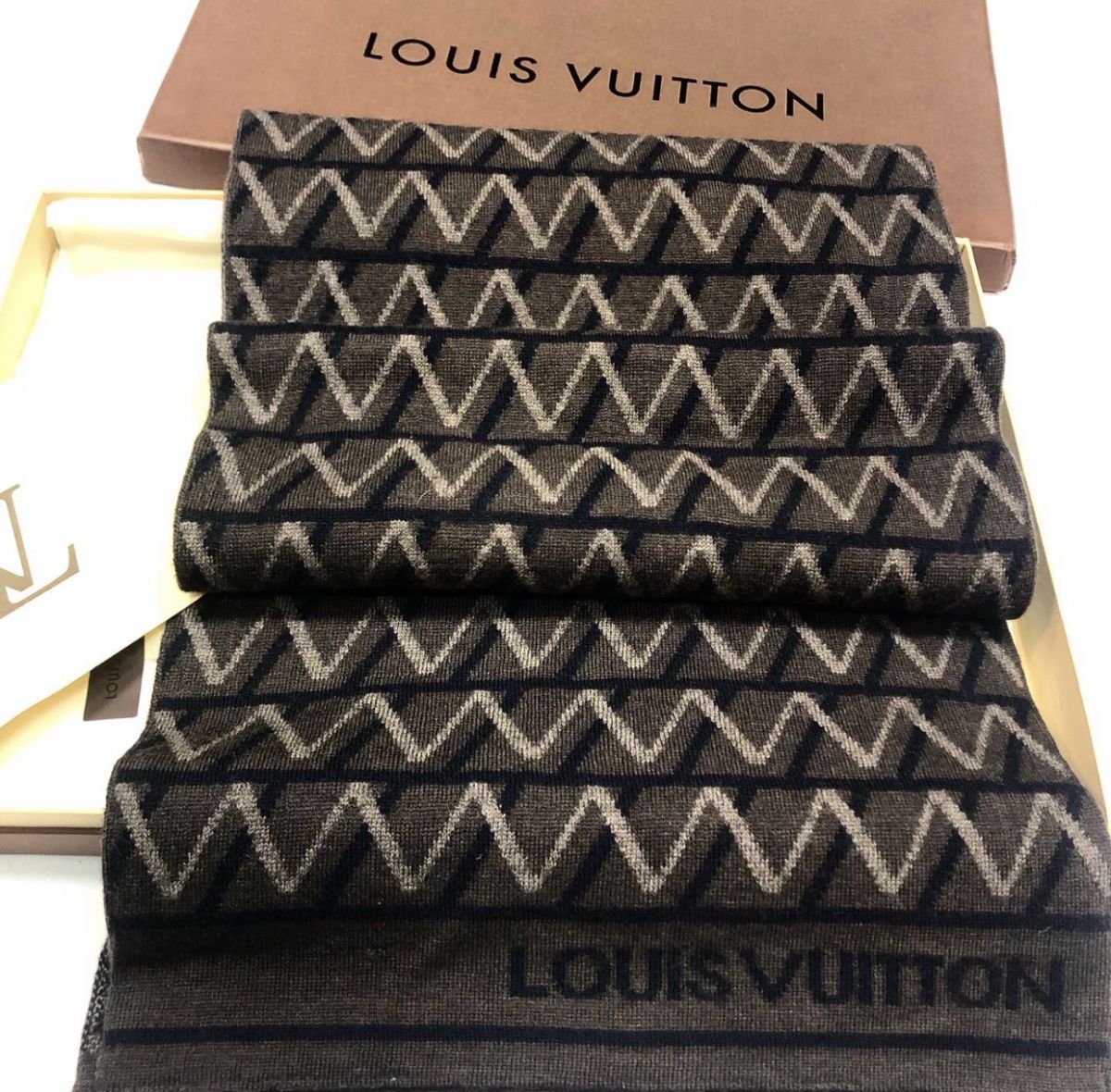 Шарф Louis Vuitton размер 145/27 цена 6 154 руб 
