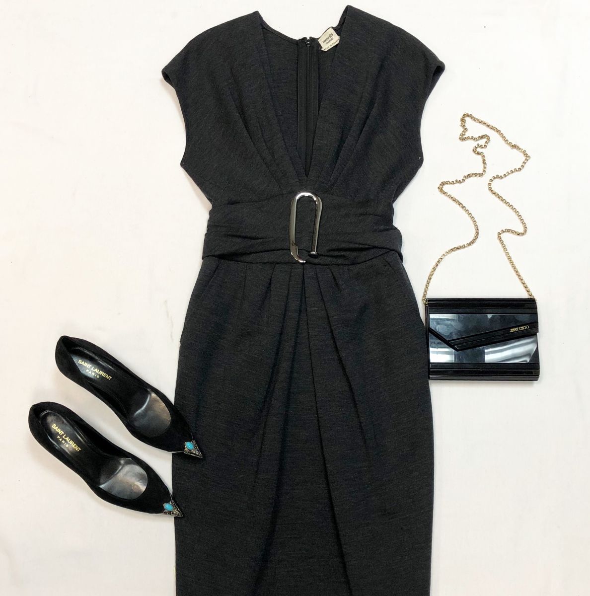 Платье Hermes размер 38 цена 30 770 руб
Туфли Saint Laurent размер 37.5 цена 20 000 руб
Сумка Jimmy Choo