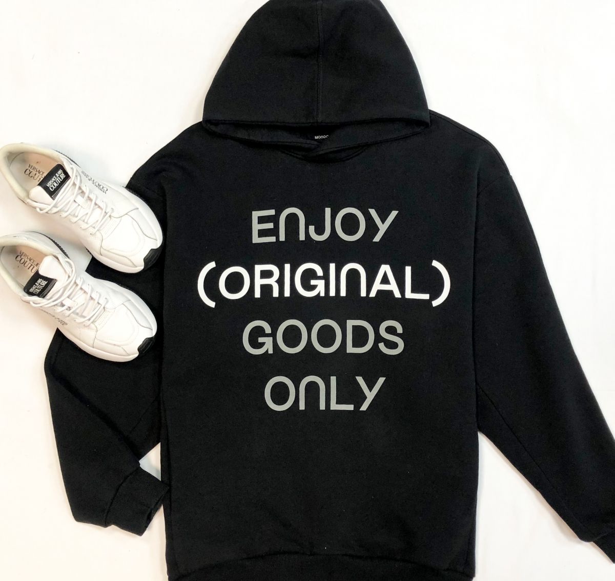 Толстовка Monochrome размер M/L цена 6 154 рубКроссовки Versace размер 41 цена 9 231 руб