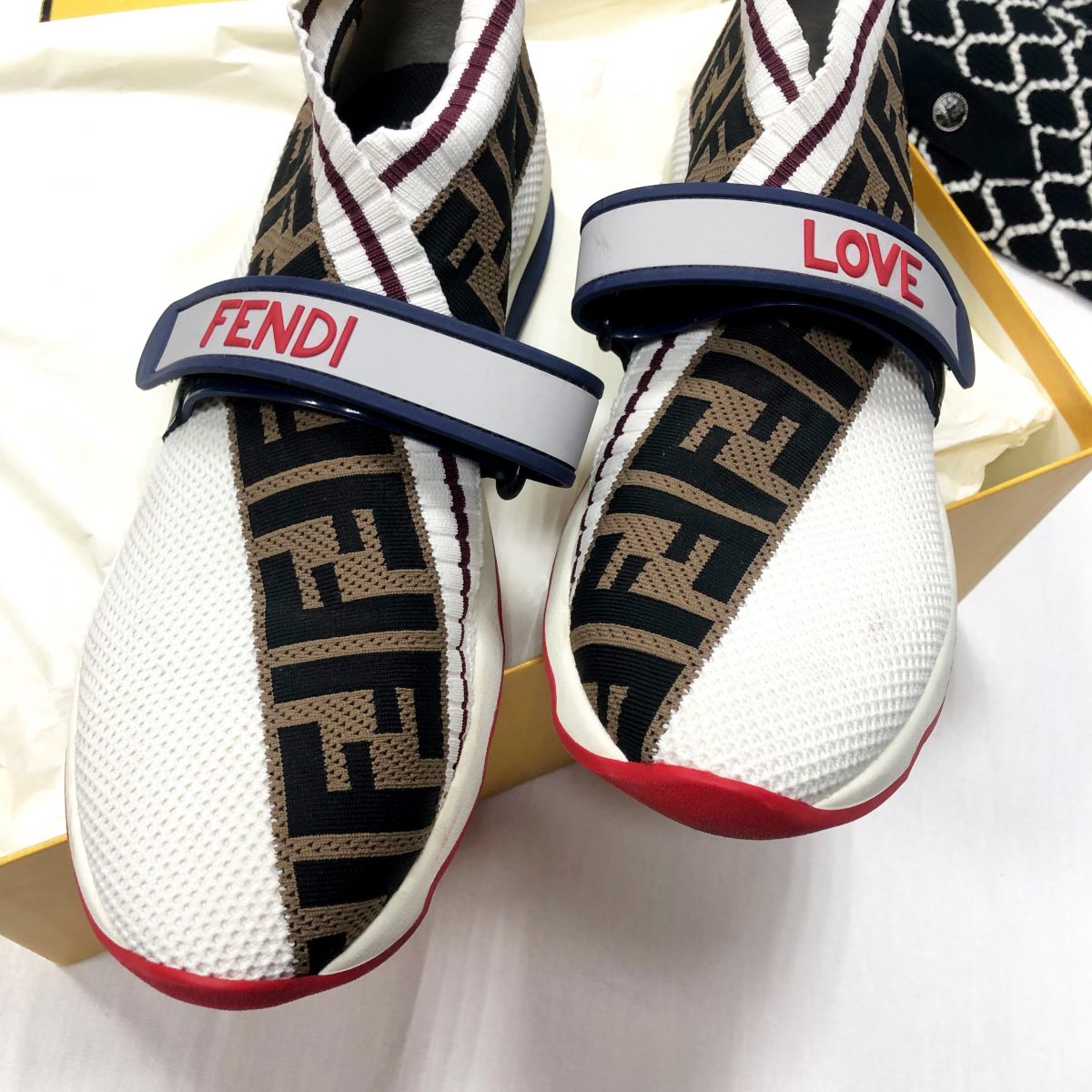 Кроссовки FENDI размер  41 цена 23 484 руб