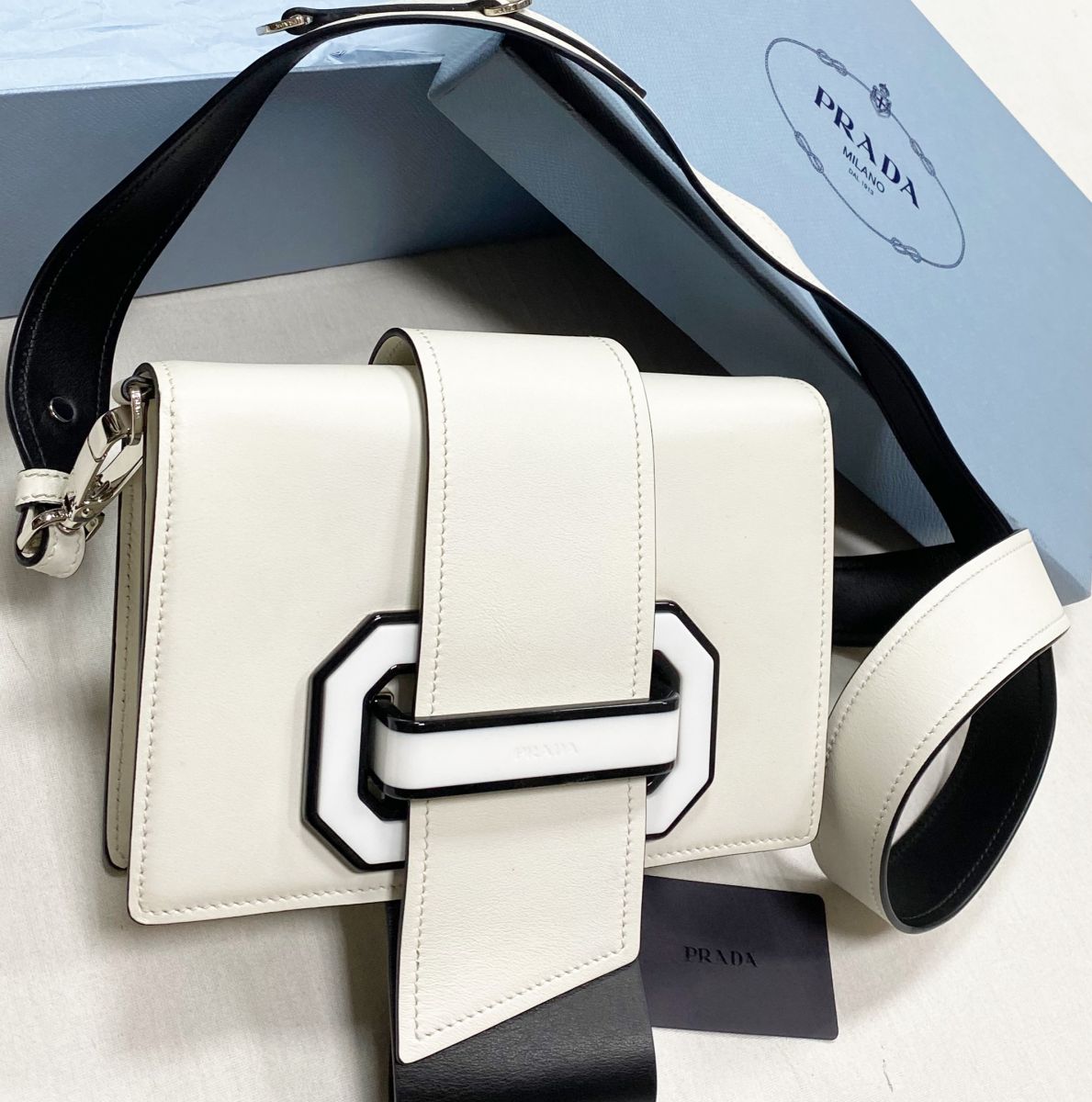 Сумка Prada размер 20/15 цена 78 275 руб / с ценником /