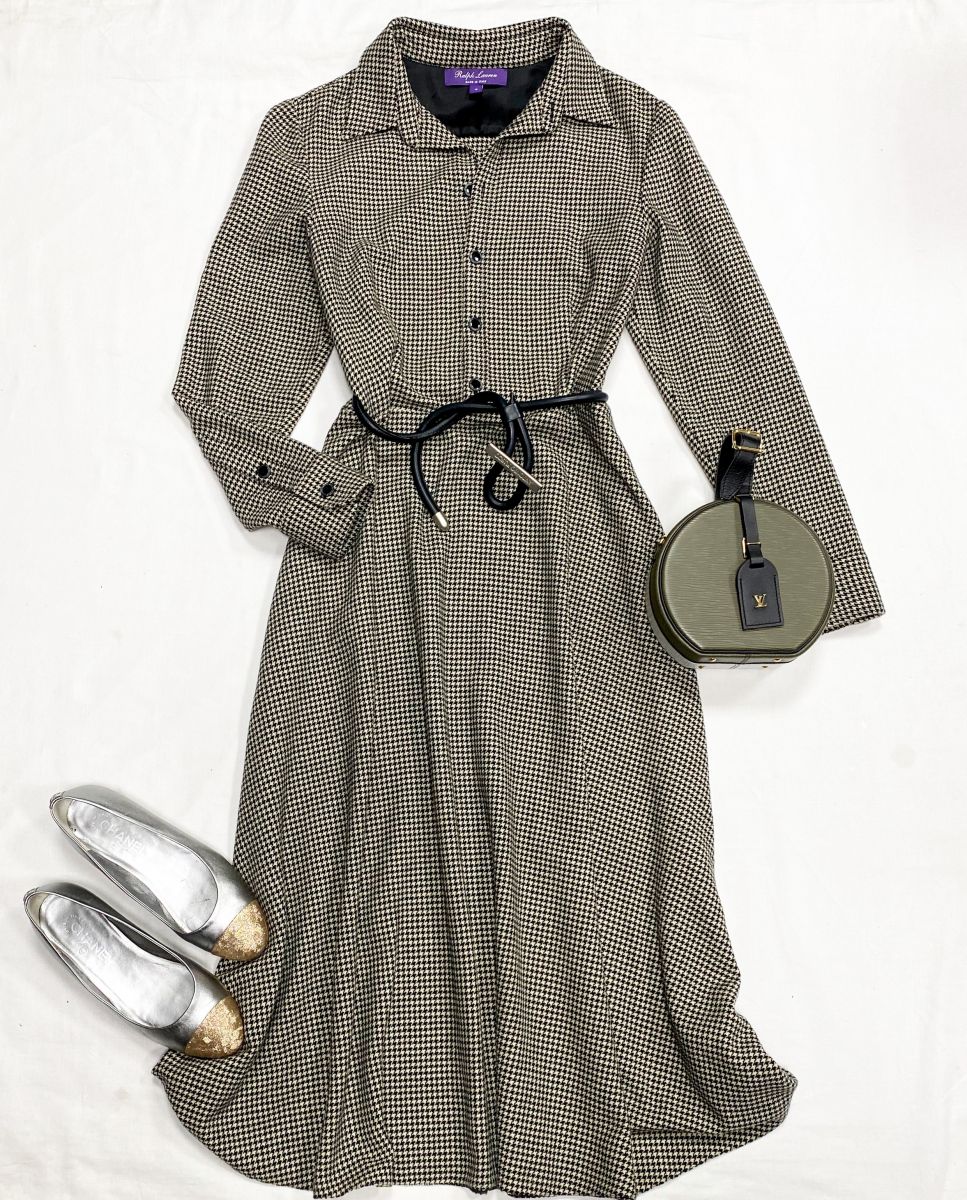 Платье Ralph Lauren размер 12 цена 23 483 руб
Балетки Chanel размер 38 цена 31 320 руб
Сумочка Louis Vuitton