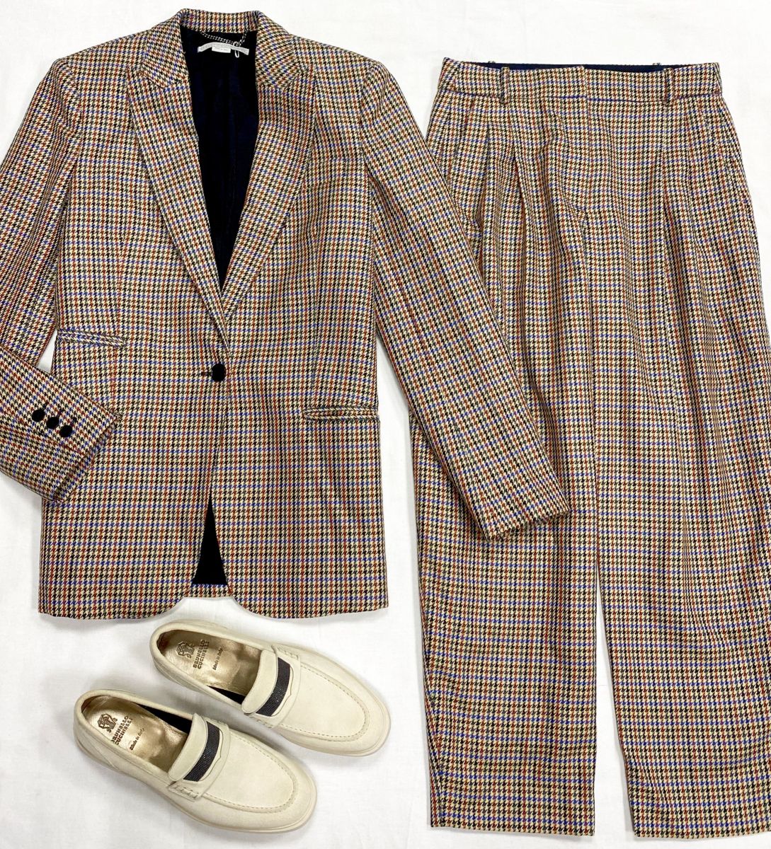 Костюм Stella McCartney размер 40 цена 46 965 руб 
Лоферы Brunello Cucinelli размер 40 цена 39 138 руб