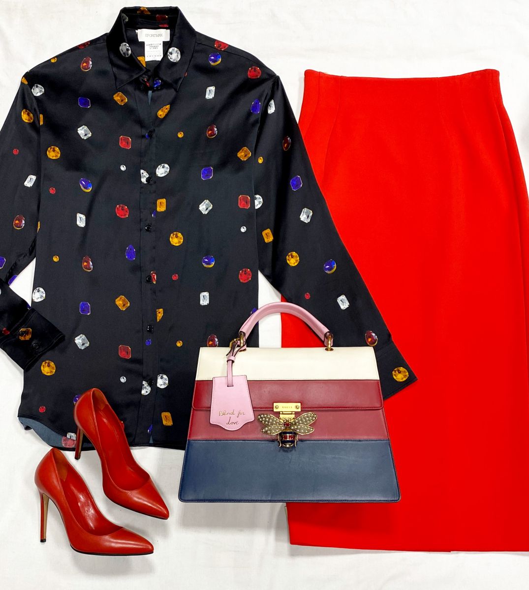 Блузка Sportmax размер 38 цена 18 786 руб
Юбка Vika Gazinskaya размер 42 цена 23 483 руб
Туфли Gucci размер 36.5 цена 12 524 руб
Сумка Gucci