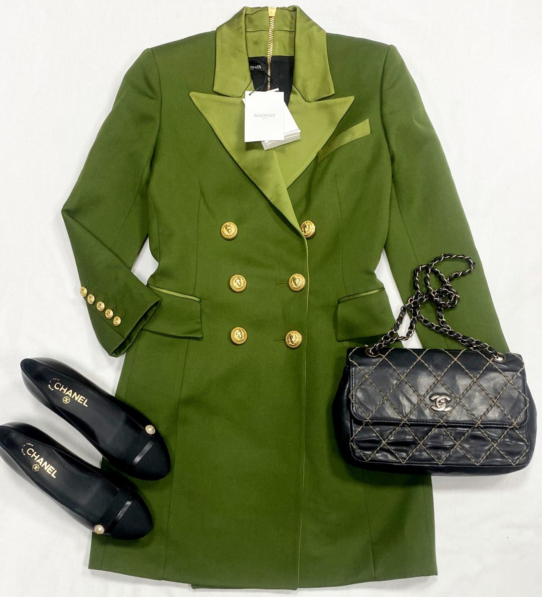 Платье Balmain размер 38 цена 62 620 руб
Туфли Chanel размер 37.5 цена 62 620 руб
Сумка Chanel