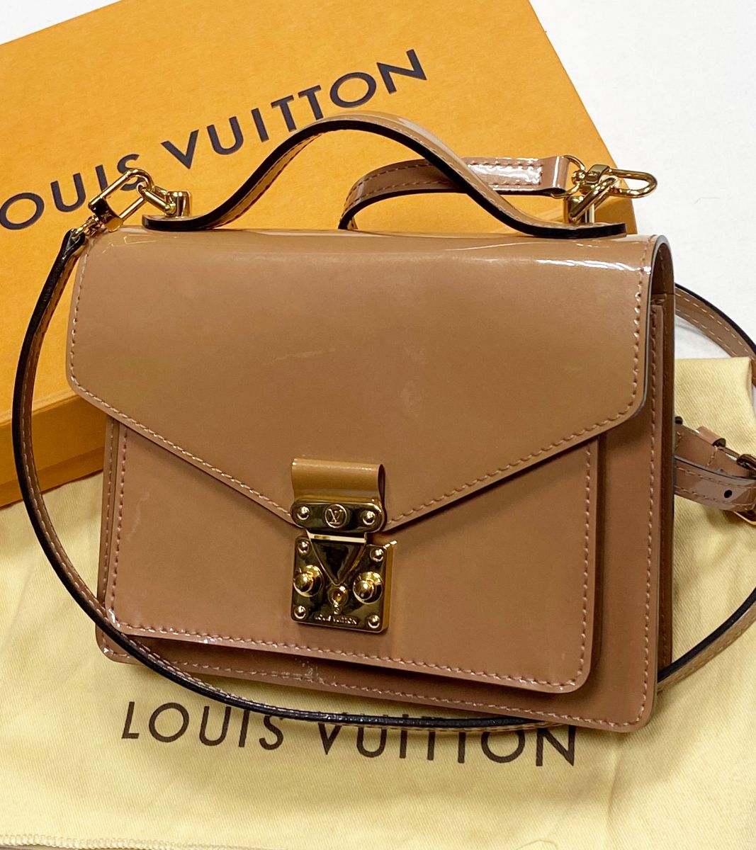 Сумочка Louis Vuitton размер 20/15 цена 62 620 руб
