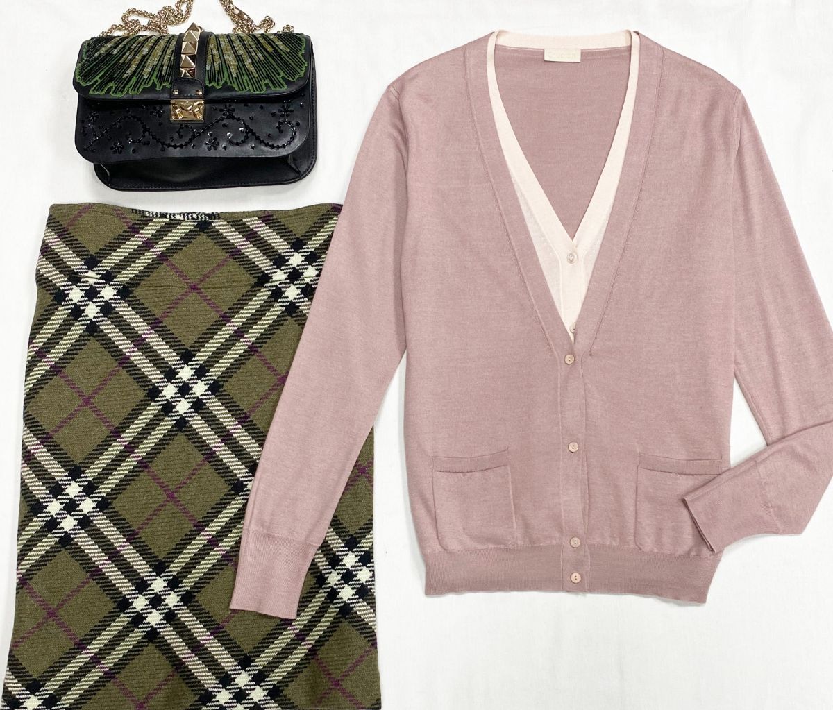 Юбка Burberry размер 6 цена 7 693 руб
Кардиган Cruciani размер 46 цена 9 231 руб
Сумка Valentino 