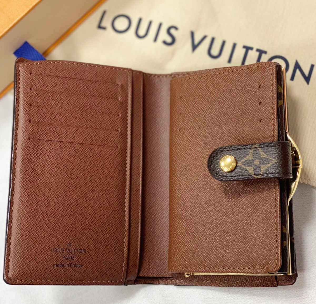 Кошелек Louis Vuitton цена 23 078 руб