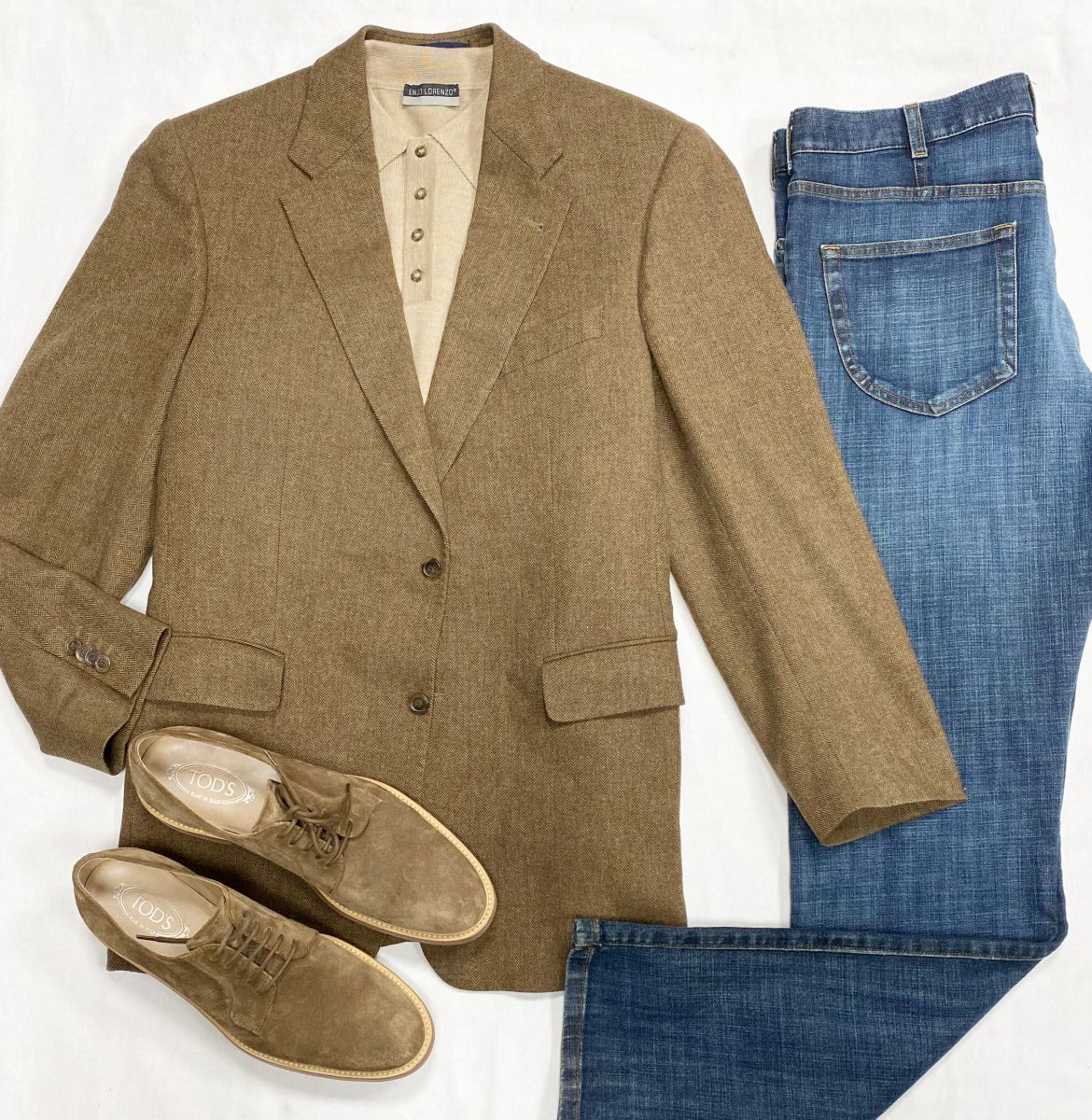 #mechtamen Пиджак Burberry размер 54 цена 9 231 руб
Джинсы Zegna размер 36 цена 7 693 руб
Ботинки Tod’s размер 43.5 цена 18 462 руб