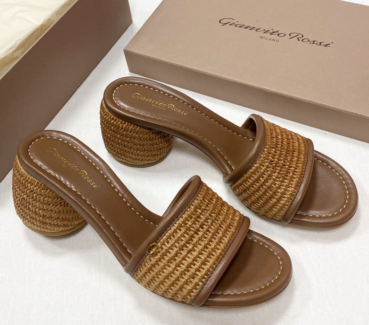 Сабо Gianvito Rossi размер 39.5 цена 28 179 руб / новые /