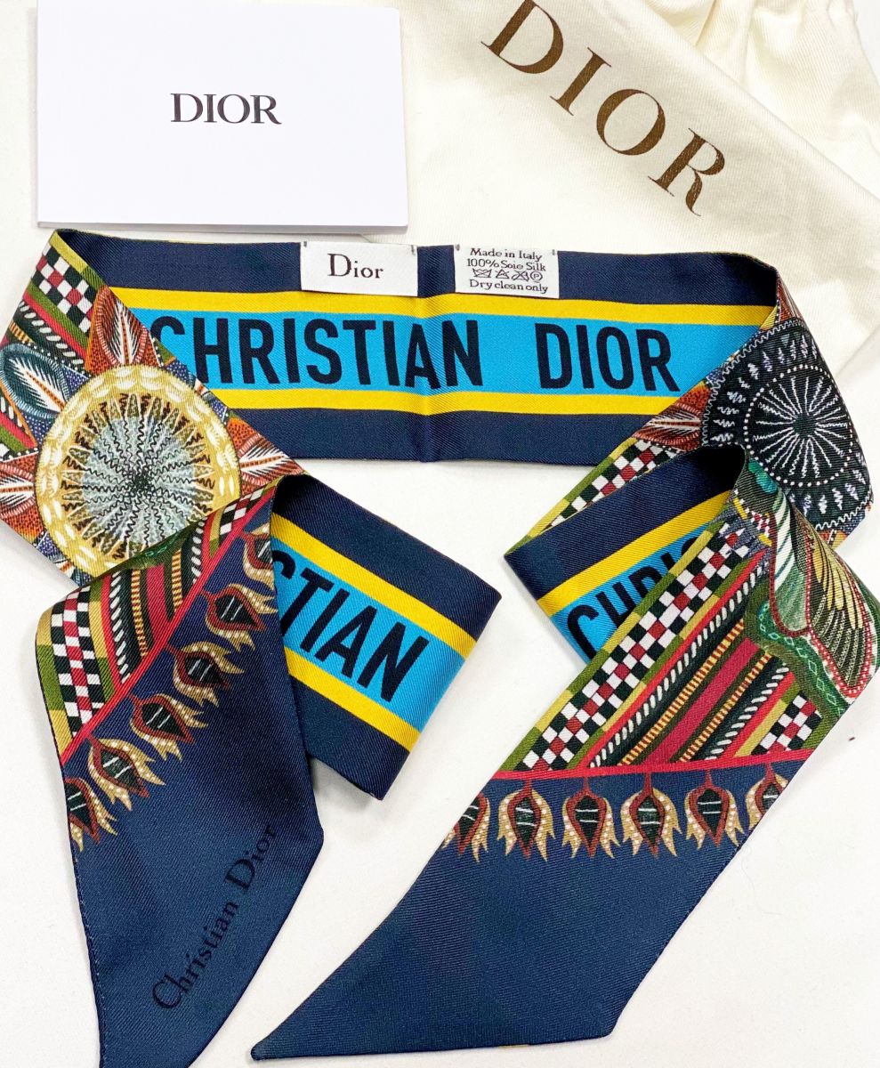 Твилли / шелк / Christian Dior цена 10 959 руб