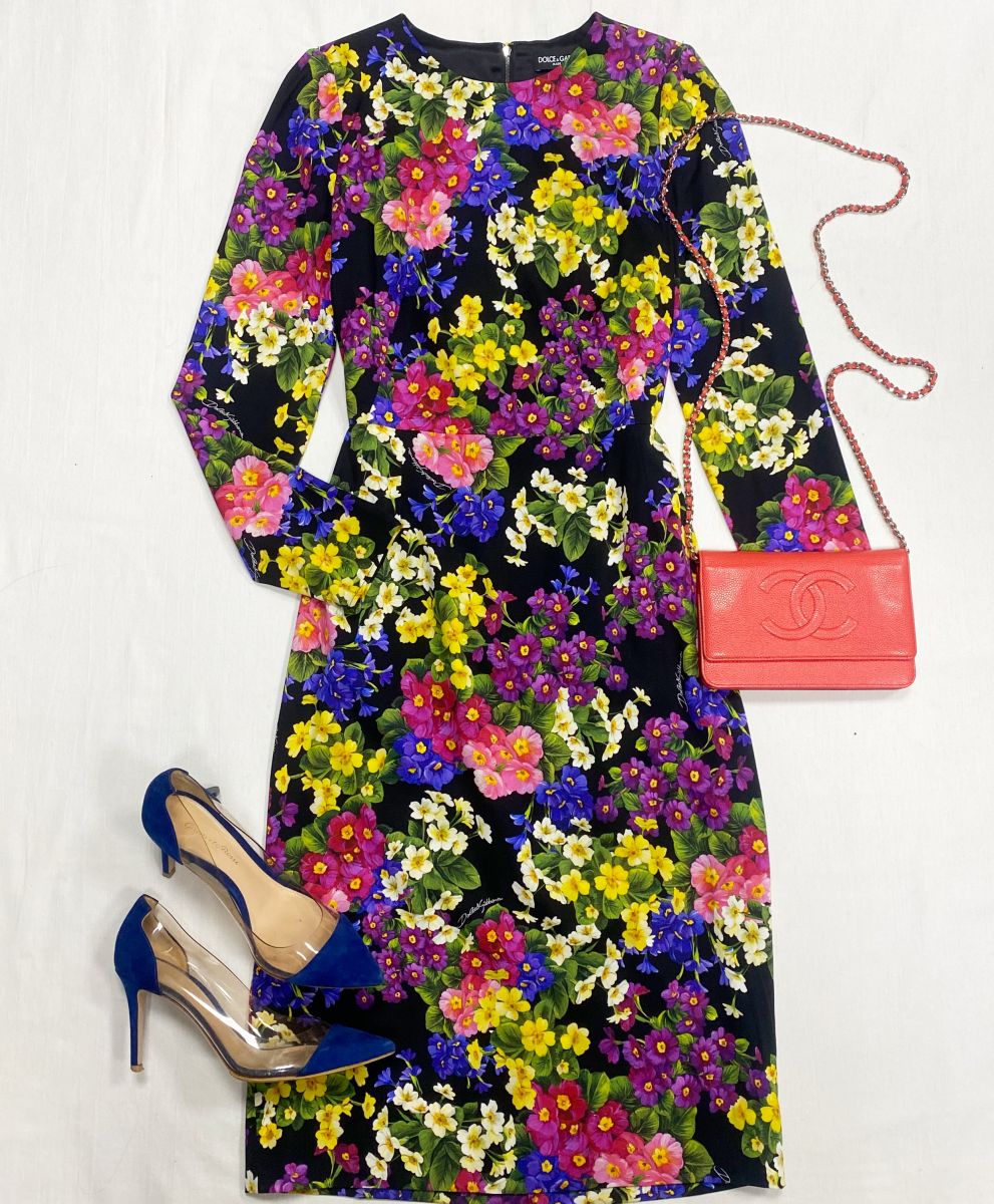 Платье / шелк / Dolce Gabbana размер 44 цена 39 138 руб 
Туфли Gianvito Rossi размер 37.5 цена 15 655 руб 
Сумка Chanel