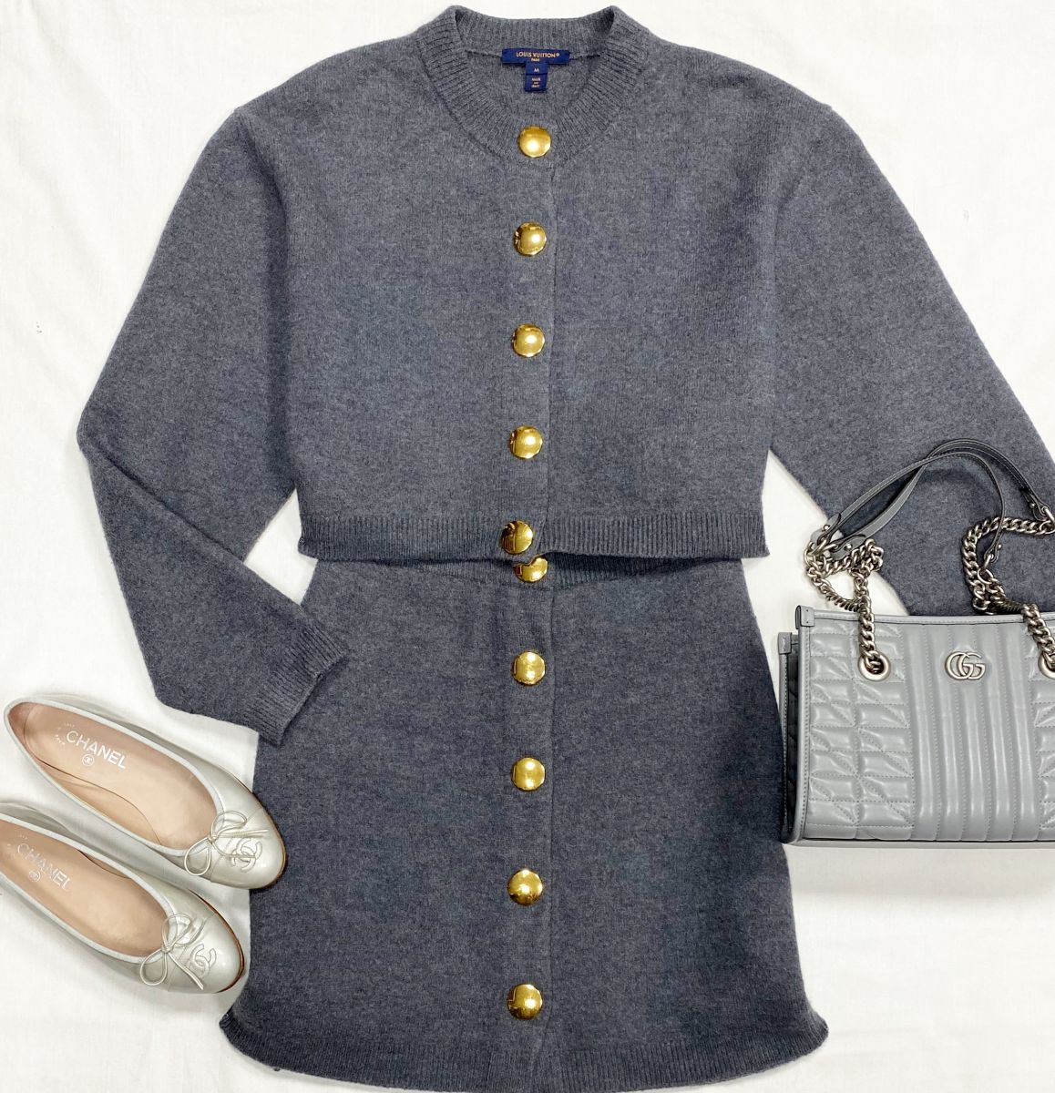 Костюм Louis Vuitton размер M цена 76 925 рубБалетки Chanel размер 37.5 цена 23 078 рубСумка Gucci
